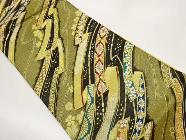 鬘帯に花々模様織出し袋帯